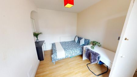 4 bedroom terraced house to rent - Photo 5