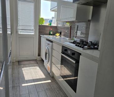 1 Bed Terraced House, Walrond Avenue, HA9 - Photo 2