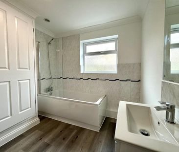 3 bedroom terraced house to rent - Photo 6