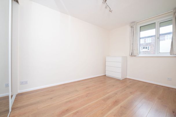 Dowdeswell Close, London, SW15 - Photo 1