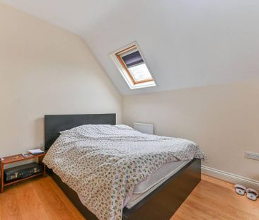 3 bedroom flat to rent - Photo 3