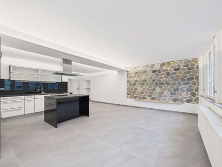 Appartement rénové de 3.5 pièces, 102 m², vieille ville - Photo 3