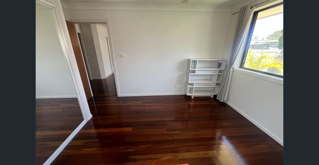 Modern, Well-Appointed 2-Bedroom Self-Contained Studio – All utilities included. Minutes' walk to the river - Photo 1