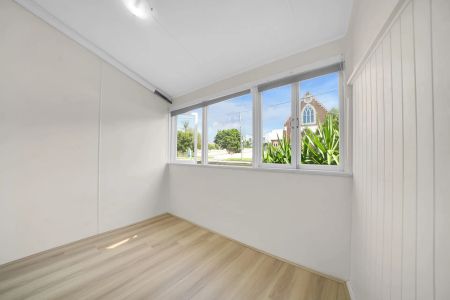 2/31 Chalk Street, Wooloowin. - Photo 3