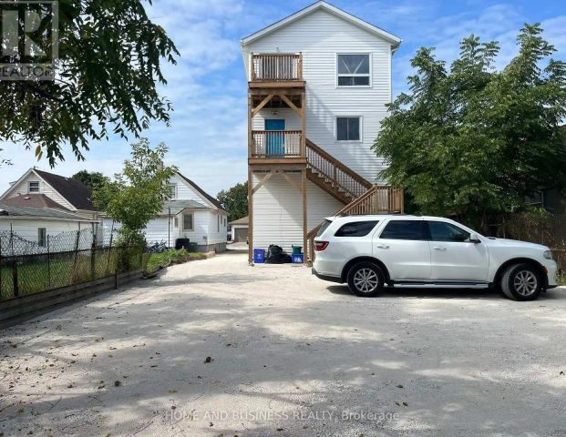 2 - 2 PATRICIA STREET — 5 Bedroom - Photo 1