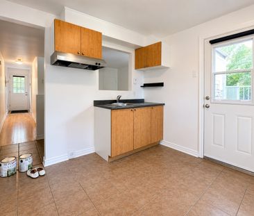 52 8e Avenue - Photo 3
