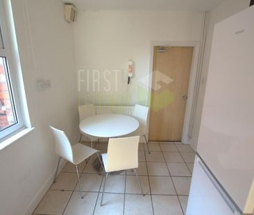 4 bedroom terraced house to rent - Photo 1