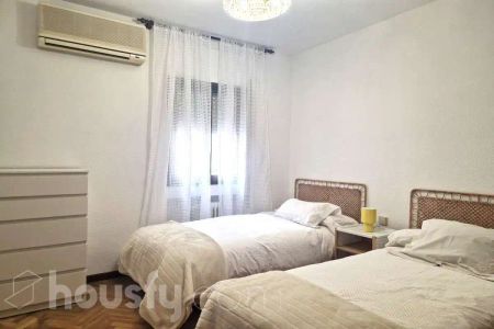 Piso de alquiler en Plaza de Santo Domingo, ., Palacio - Photo 3