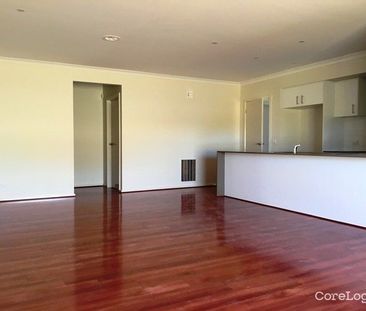 Low-maintenance living in a growing and family-friendly neighbourhood! - Photo 1