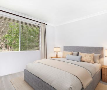 Freshly Updated & Spacious 3 Bedroom Townhouse with Two Private Cou... - Photo 3