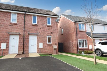 2 bedroom end of terrace house to rent - Photo 3