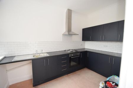 3 bedroom terraced house to rent - Photo 5