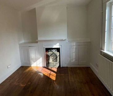 A charming Victorian cottage with garden and parking. - Photo 1