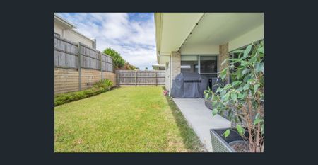 Break Lease - Four Bedroom, Two Living Area Home With Yard - Coomera - Photo 2