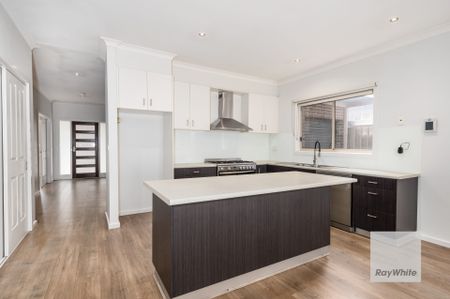 Family Home in the Heart of Burnside Heights - Photo 3