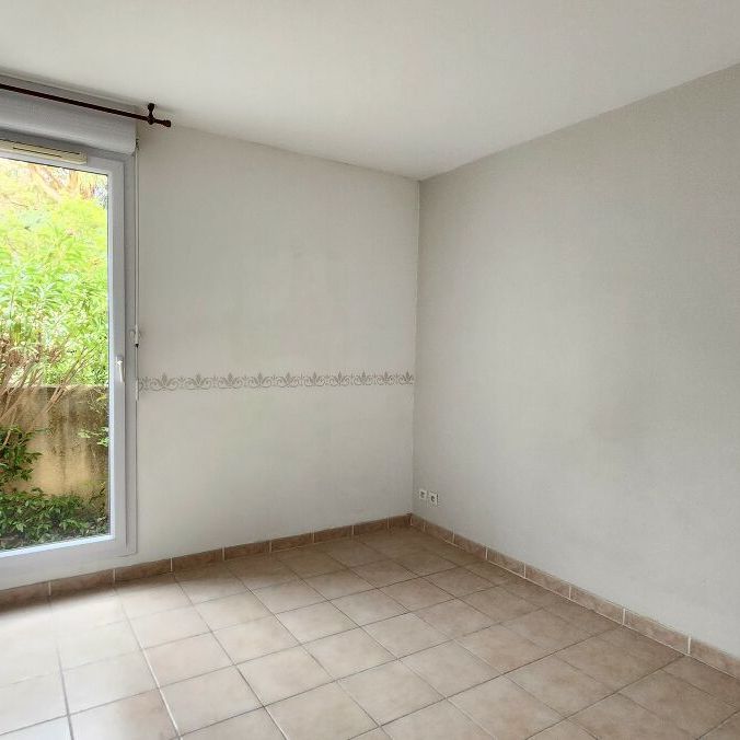 LACIOTAT LOCATION APPPARTEMENT Type 3 AVEC TERRASSE au calme - Photo 1