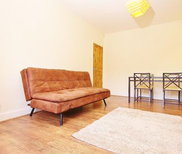 Cecil Close, Mount Avenue, London, W5 2RB - Photo 2