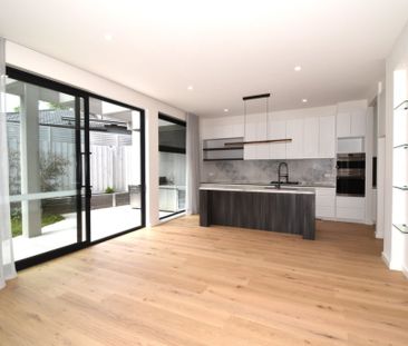 Brand-New Luxury Townhouse – a Perfect Blend of Style and Space - Photo 2