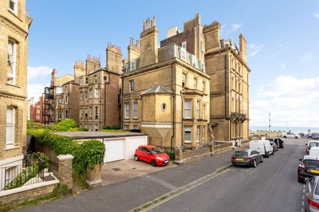 2 bedroom flat to rent - Photo 3