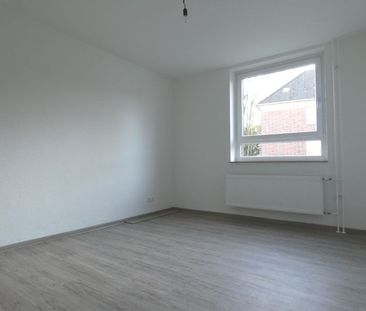 *** Altbauflair in Schlossnähe! Sanierte 2-Zi.-Wohnung in grüner La... - Photo 2