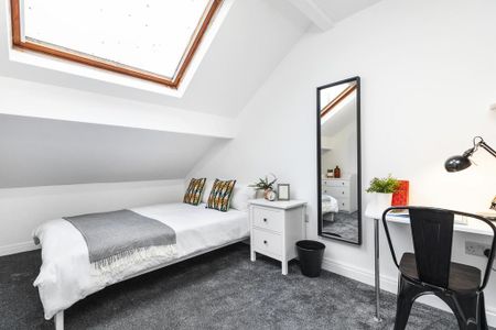 3 bedroom flat to rent - Photo 5