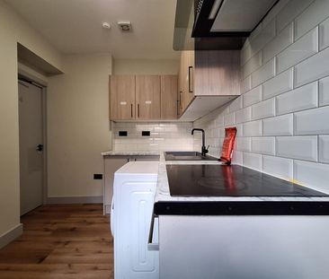 Harefield Road, Uxbridge UB8, London - Photo 5