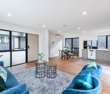 Stunning Standalone New Home – Te Atatū South - Photo 3