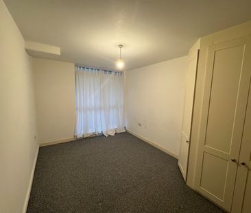 2 Bed Flat, Northolt Road, HA2 - Photo 1