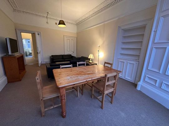 4 bedroom flat to rent - Photo 1