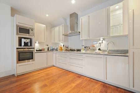 3 bedroom flat to rent - Photo 2