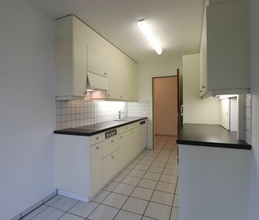 An ruhiger Lage in Reinach - grosszügige 4 1/2-Zimmerwohnung im 1.OG - Foto 2