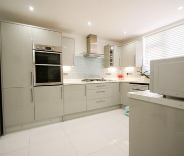 2 bedroom end of terrace house to rent - Photo 6