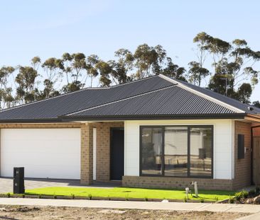 Modern Family Living in Everley Estate - Photo 6