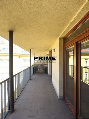 Pronájem bytu 4+1 147 m² - Фото 1