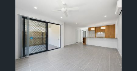 Brand New Courtyard Family Home - Photo 2
