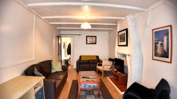 4 bedroom terraced house to rent - Photo 1