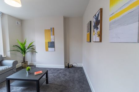 4 Bed Student Accommodation - Photo 2