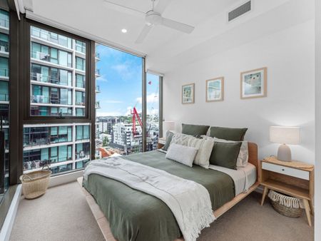 Modern Inner-City Living in the Heart of Newstead – ‘St Tropez’ Apartment - Photo 5