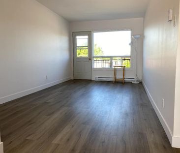 4 ½ rénové à louer – Sainte-Rose, Laval - Tranquille - Photo 1