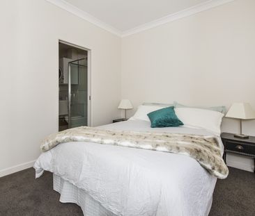 Modern Apartment in Papakura - Photo 5