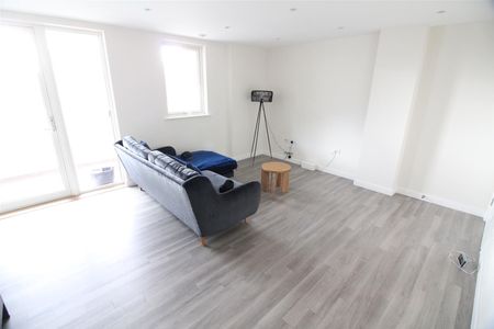 Avenue Road, London - Photo 3