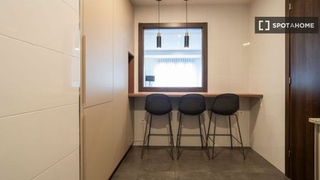 4 room luxury Flat for rent in Valencia, Spain - Photo 2