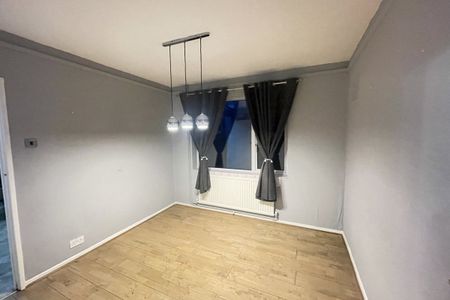 Barnacres Road - Photo 2