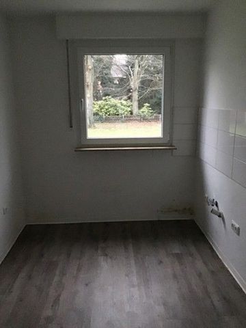 Schöne 3 Zimmer-Wohnung mit Balkon sucht neue Mieter - Photo 2