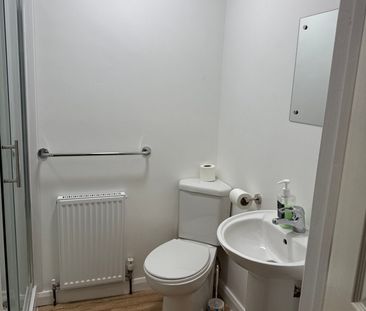 Room 215, SimplyStay Lincoln Road, Skegness, Lincolnshire, PE25 2EA - Photo 3