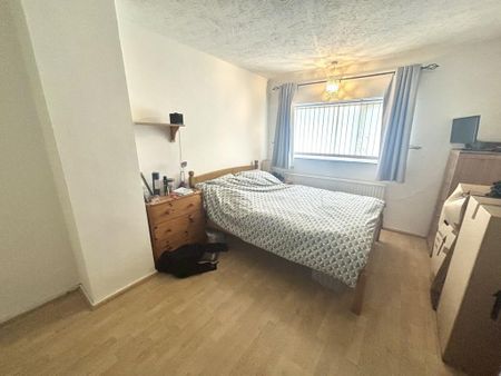 3 bedroom end of terrace house to rent - Photo 3