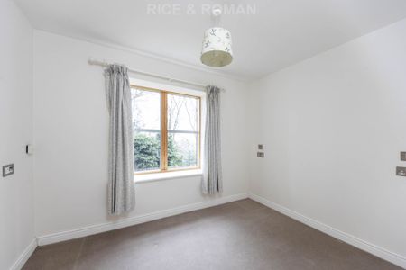 2 Bedroom Apartment, Austin Place – Weybridge - Photo 4