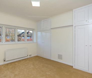 4 bedroom semi-detached house to rent - Photo 4