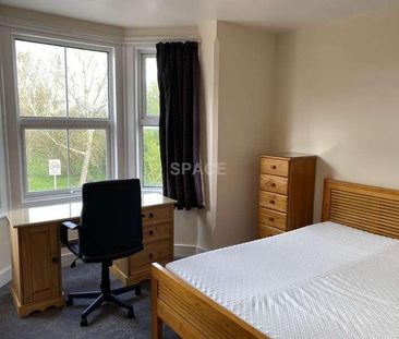 Palmer Park Ave, Earley, Reading, Berkshire, RG6 - Photo 1