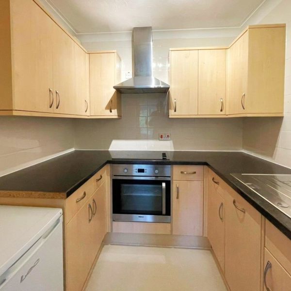 Springfield Meadows, Weybridge - 2 bedrooms Property for lettings - Seymours - Photo 1